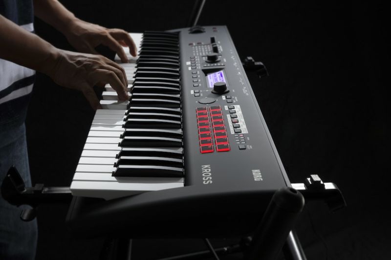 KORG KROSS2-61-MB Workstation Synth, Super Matte Black